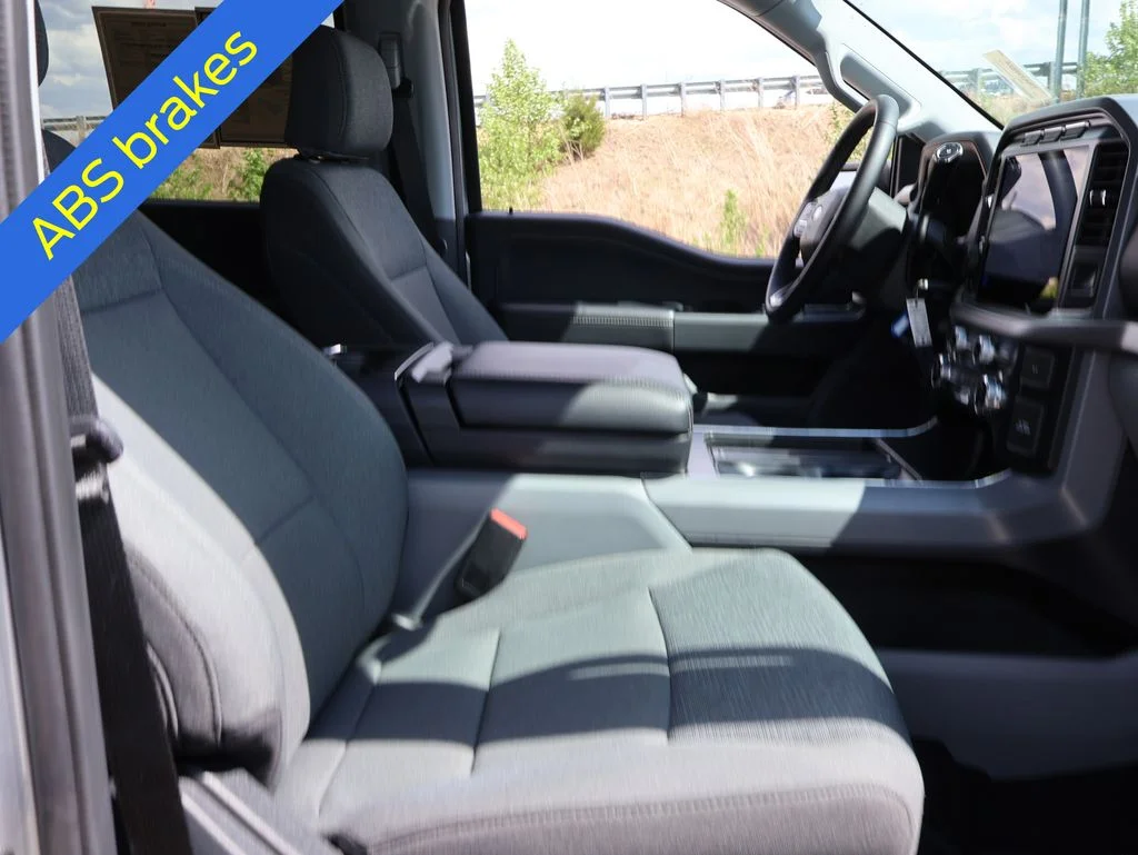 Used 2024 Silver Ford XLT image 11