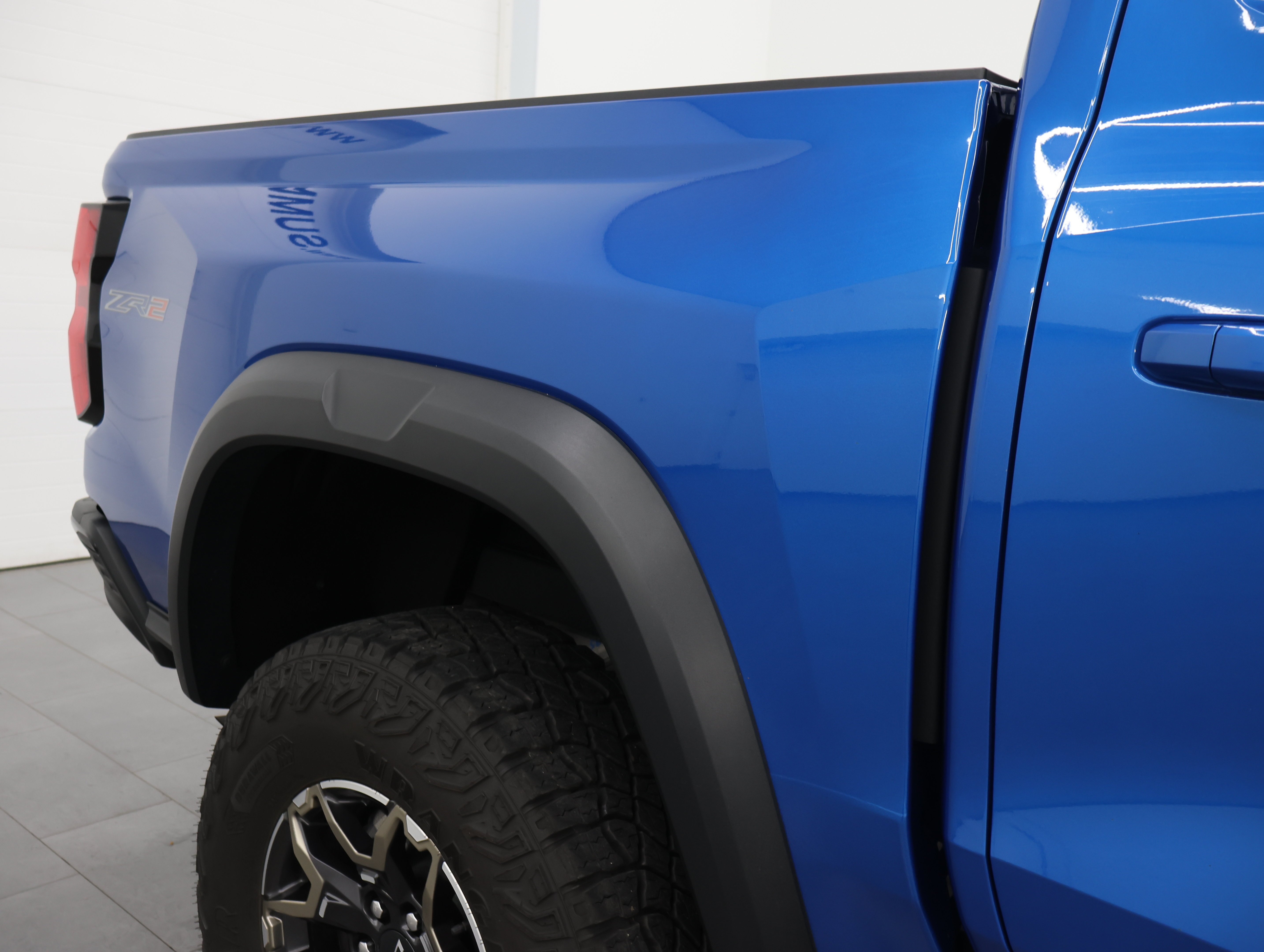 Used 2023 Glacier Blue Metallic Chevrolet 4x4 Crew Cab ZR2: CREW-SHORT-ZR2 CONVENIENCE III-HEATED SEATS-4WD-1 OWNER image 28
