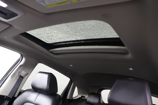 Used 2024 Crystal Black Pearl Honda EX-L image 19