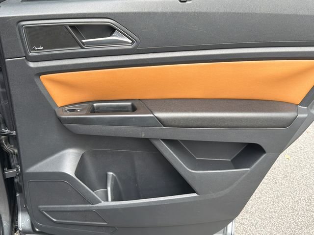 Used 2018 Gray Volkswagen SEL Premium image 16