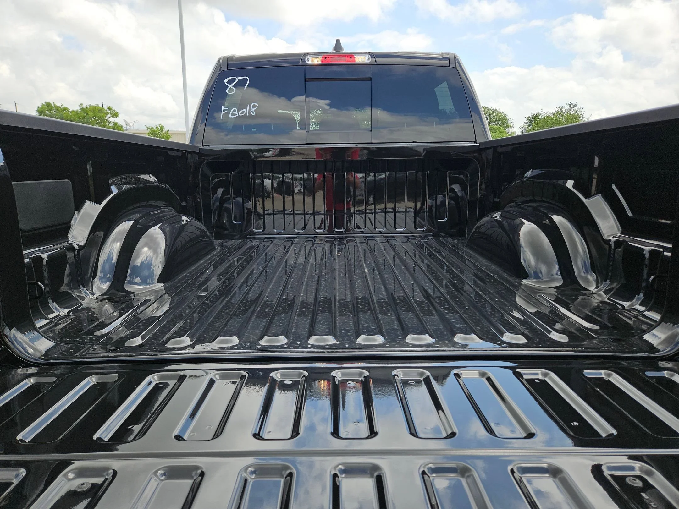 New 2026 Diamond Black Crystal Pearlcoat RAM Big Horn/Lone Star image 23