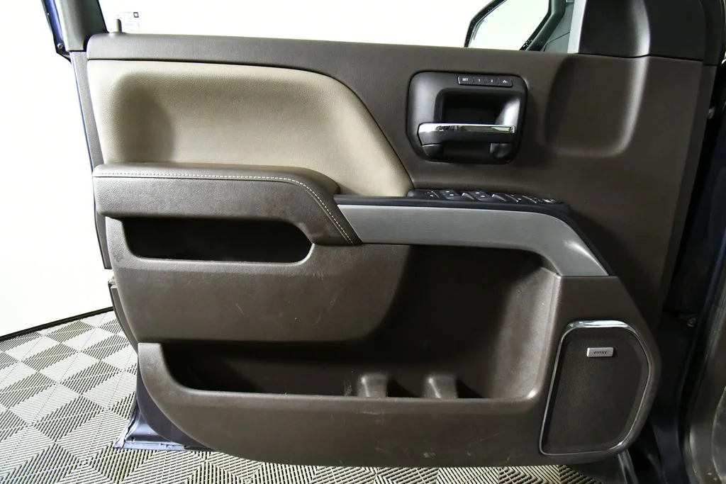 Used 2018 Blue Chevrolet LTZ image 21
