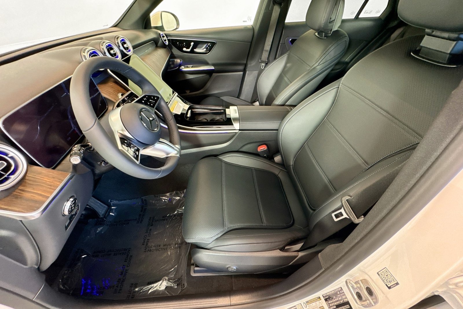 New 2026 Polar White Mercedes-Benz GLC 300 image 18
