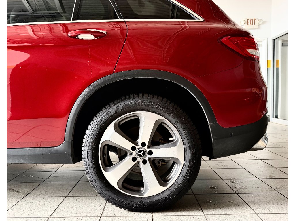 Used 2019 designo Cardinal Red Metallic Mercedes-Benz 300 image 5