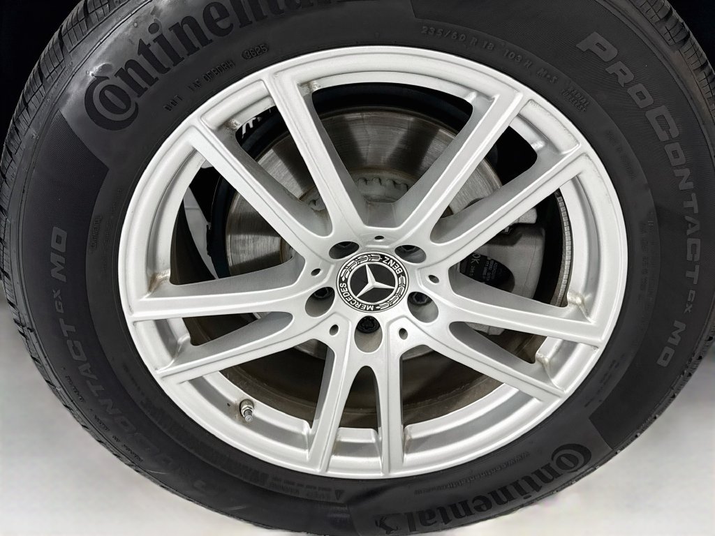 Certified Used 2026 Polar White Mercedes-Benz GLC 300 image 32