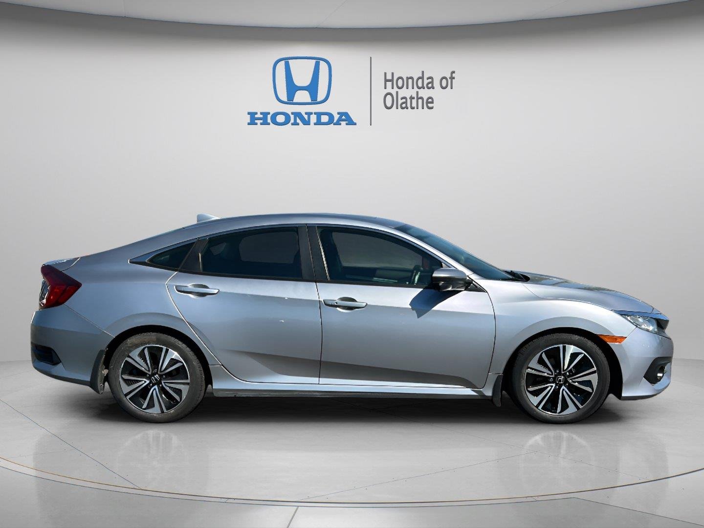 Certified 2016 Honda Civic EX-T with VIN 19XFC1F38GE021303 for sale in Kansas City