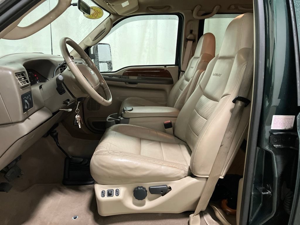 Used 2003  Ford Lariat image 9
