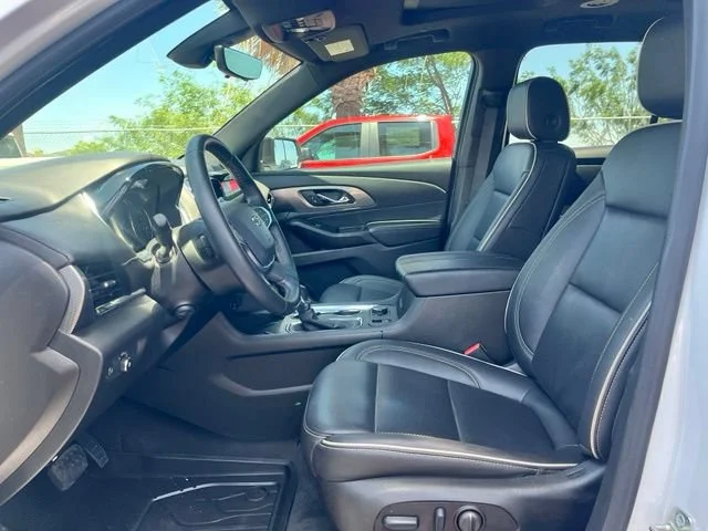 Used 2023 Iridescent Pearl Tricoat Chevrolet Premier image 19