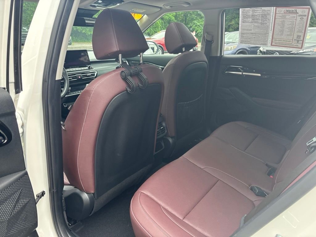 Used 2022 White Kia SX image 22