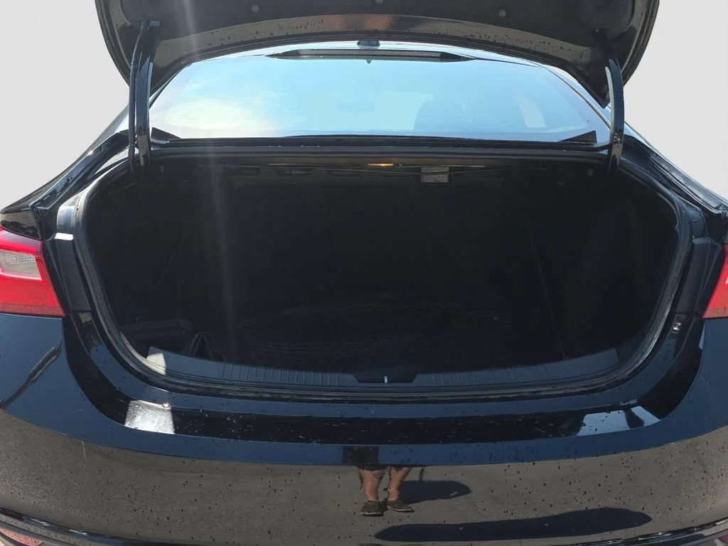 Used 2018 MOSAIC BLACK METALLIC Chevrolet LT image 16