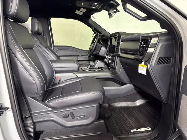 Used 2025 White Ford Lariat image 4