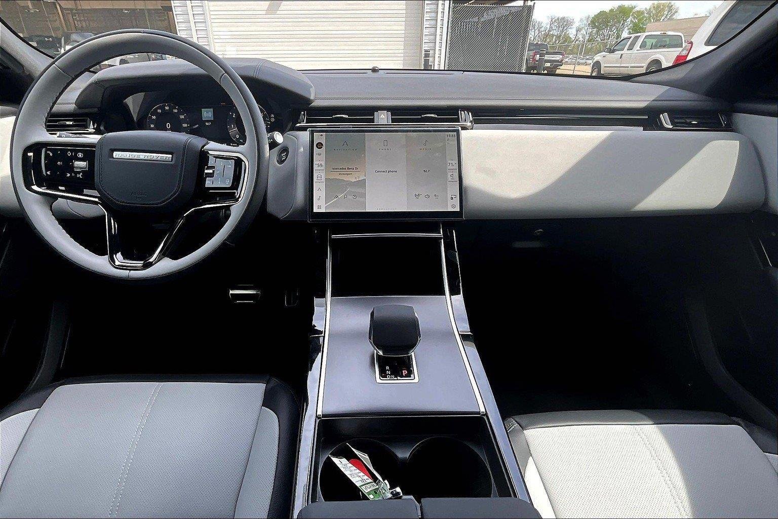 New 2026 Santorini Black Land Rover Dynamic image 7