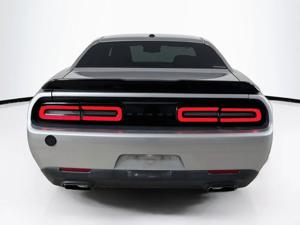 Used 2016 Billet Clearcoat Dodge SXT image 6