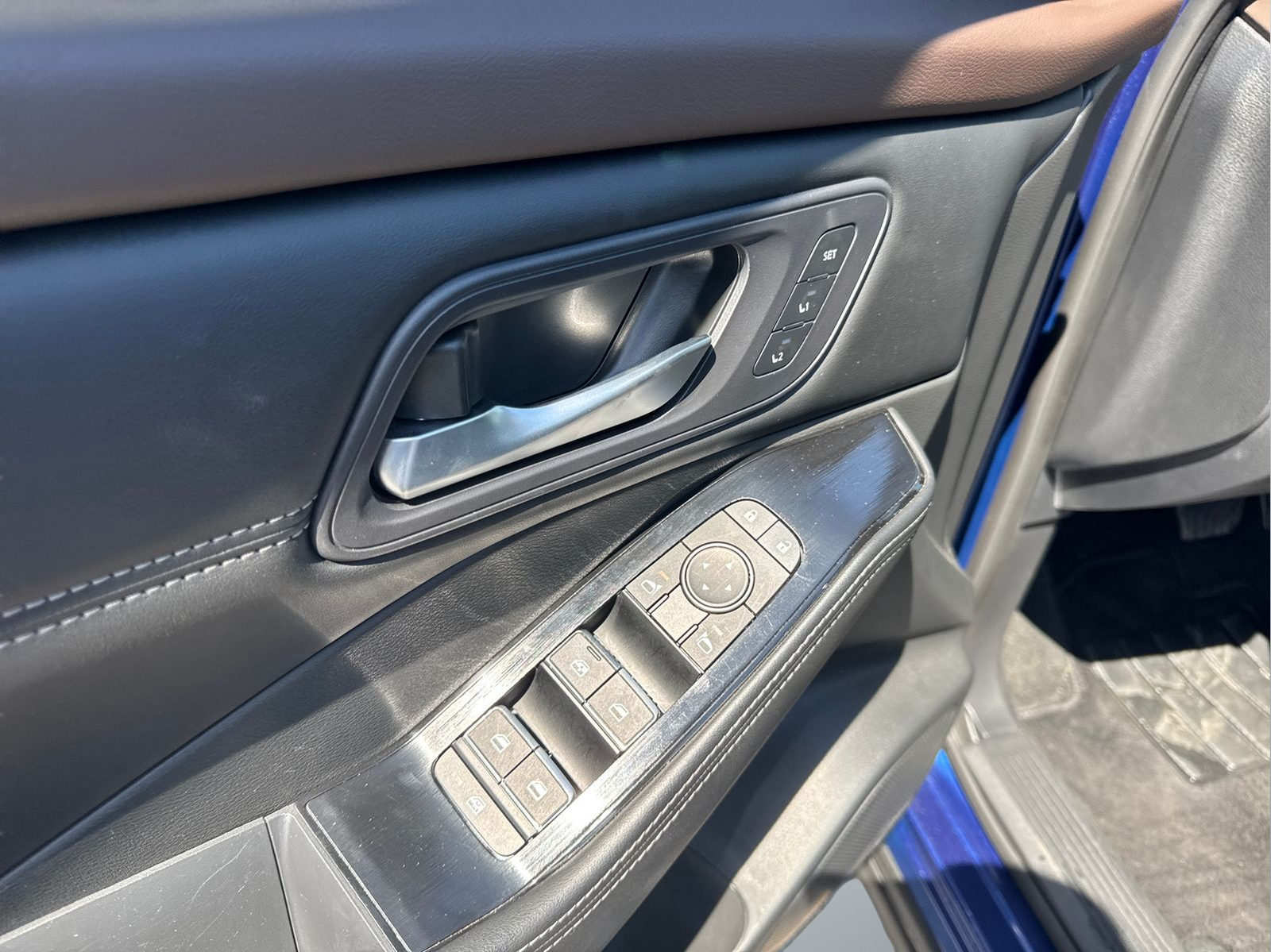 Certified Used 2023 Blue Nissan SL image 11