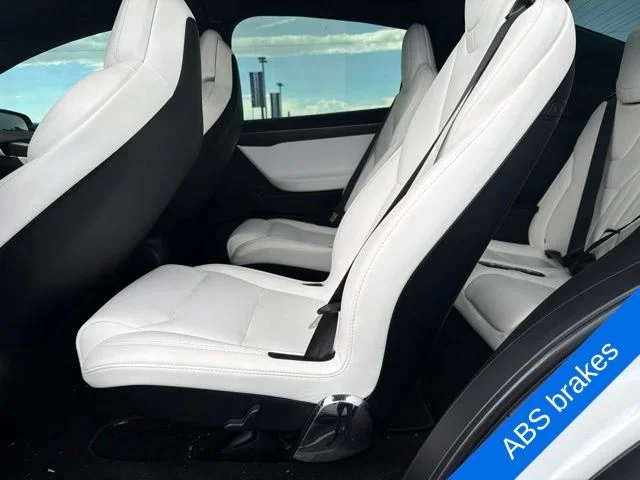 Used 2018 Obsidian Black Metallic Tesla P100D image 9