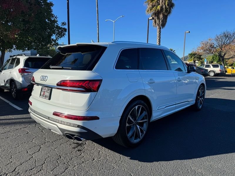 2022 Audi SQ7 Premium Plus photo 3