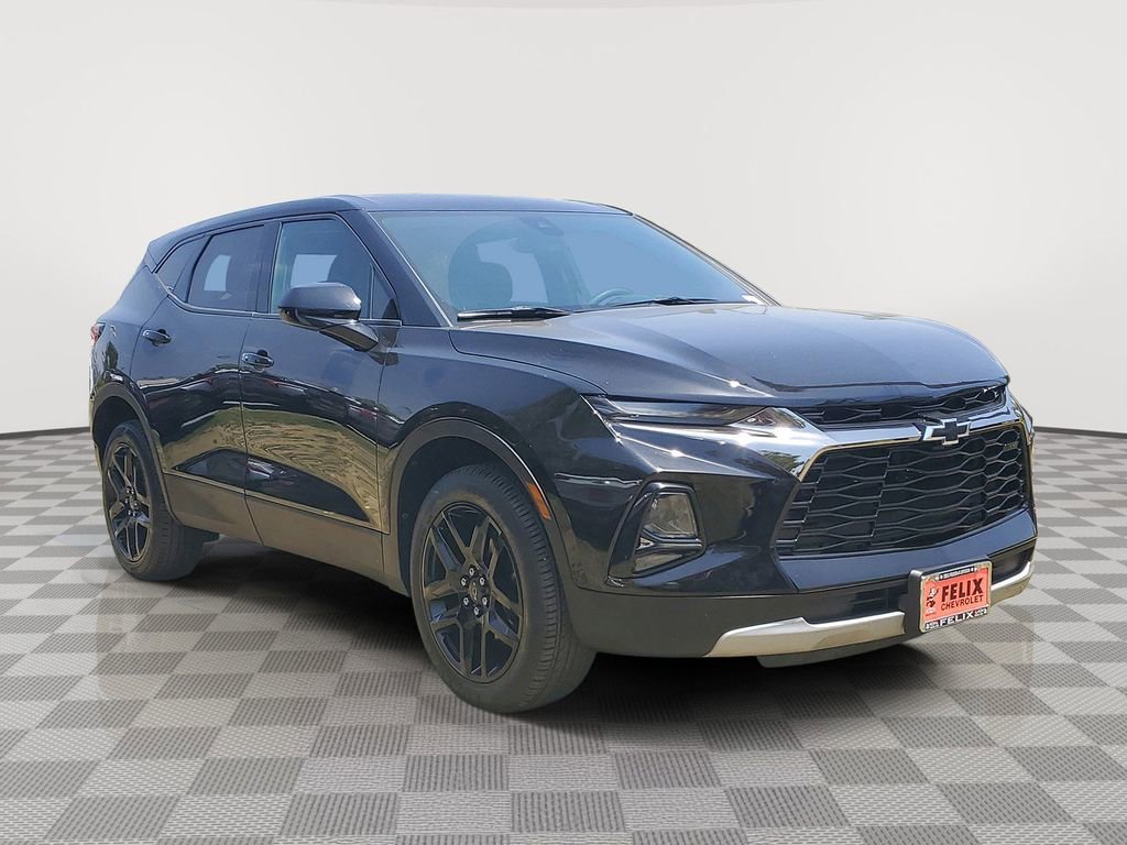 Used 2022 Black Chevrolet 2LT image 3