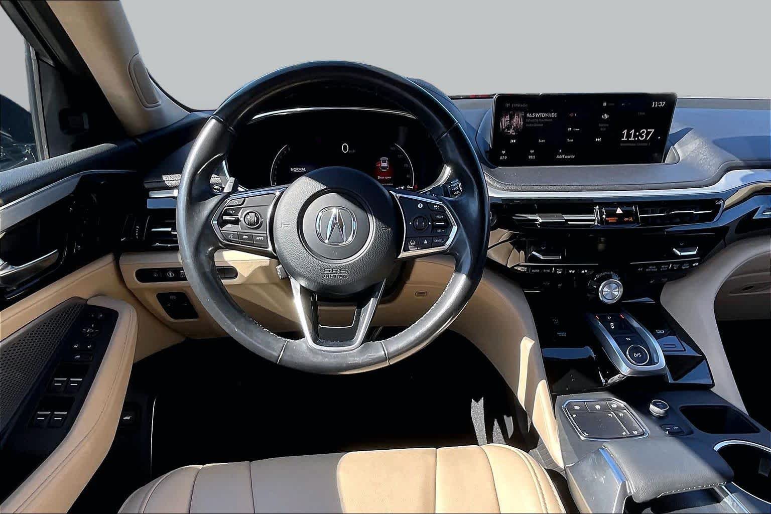 Used 2024 Majestic Black Pearl Acura  image 6