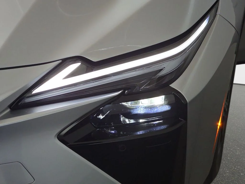 New 2026 Iridium Lexus PREMIUM AWD image 28