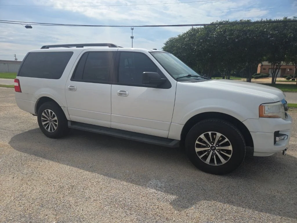 Used 2017 White Ford XLT image 10