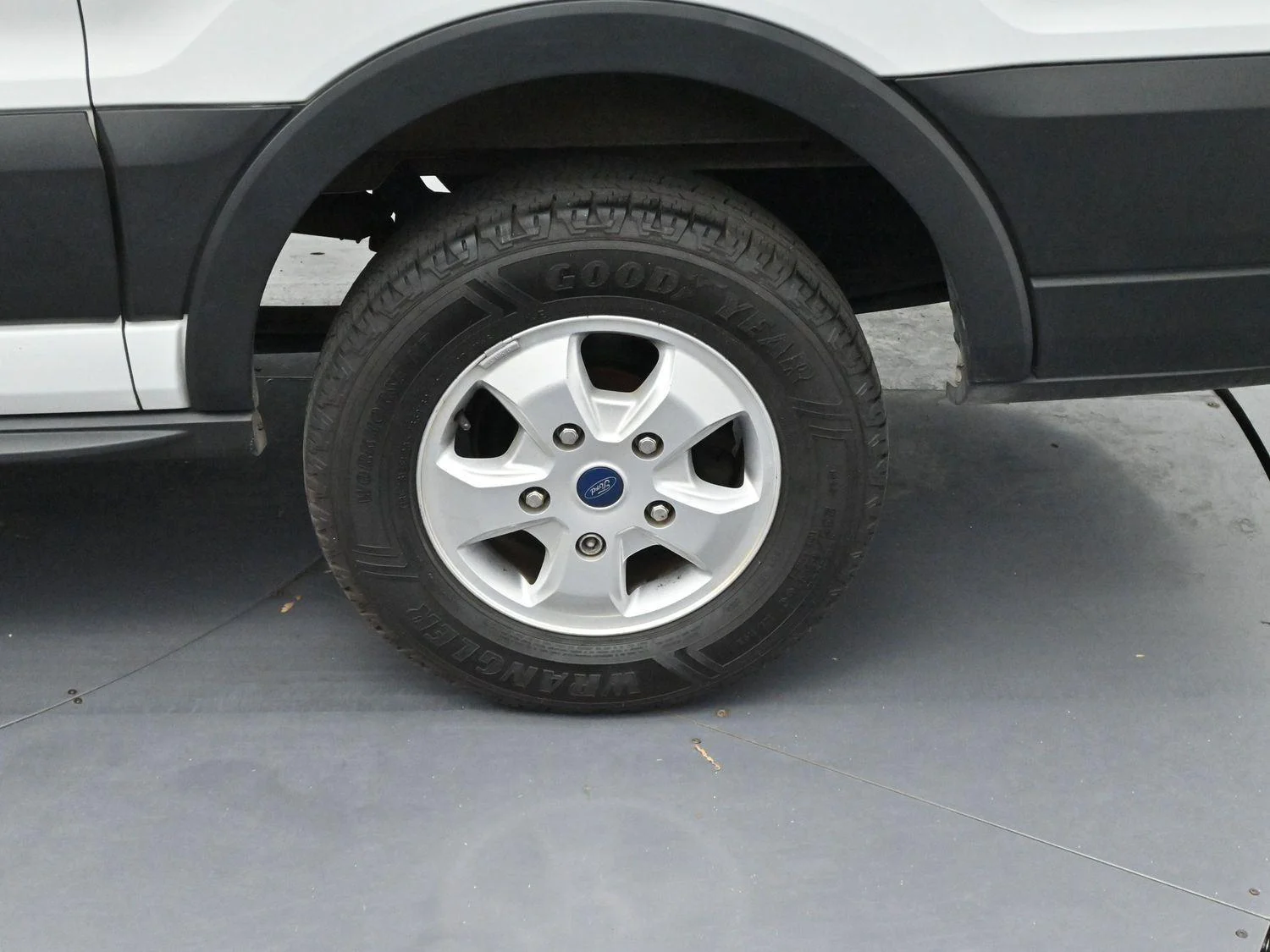 Used 2019  Ford 250 image 32