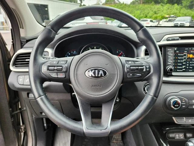 Used 2016 Silver Kia SX image 32