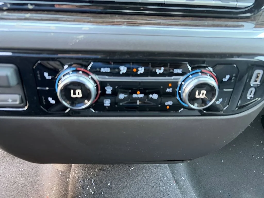 New 2026 Summit White GMC SLE image 25