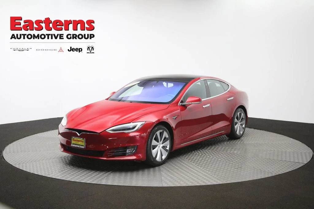 Used 2020 Red Tesla Long Range Plus image 51