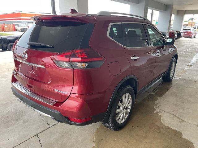 Used 2018 Red Nissan SV image 5