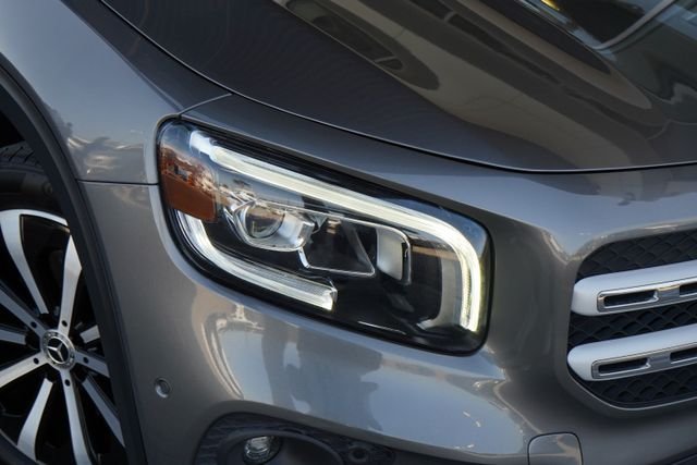 Used 2022 Gray Mercedes-Benz GLB 250 image 12