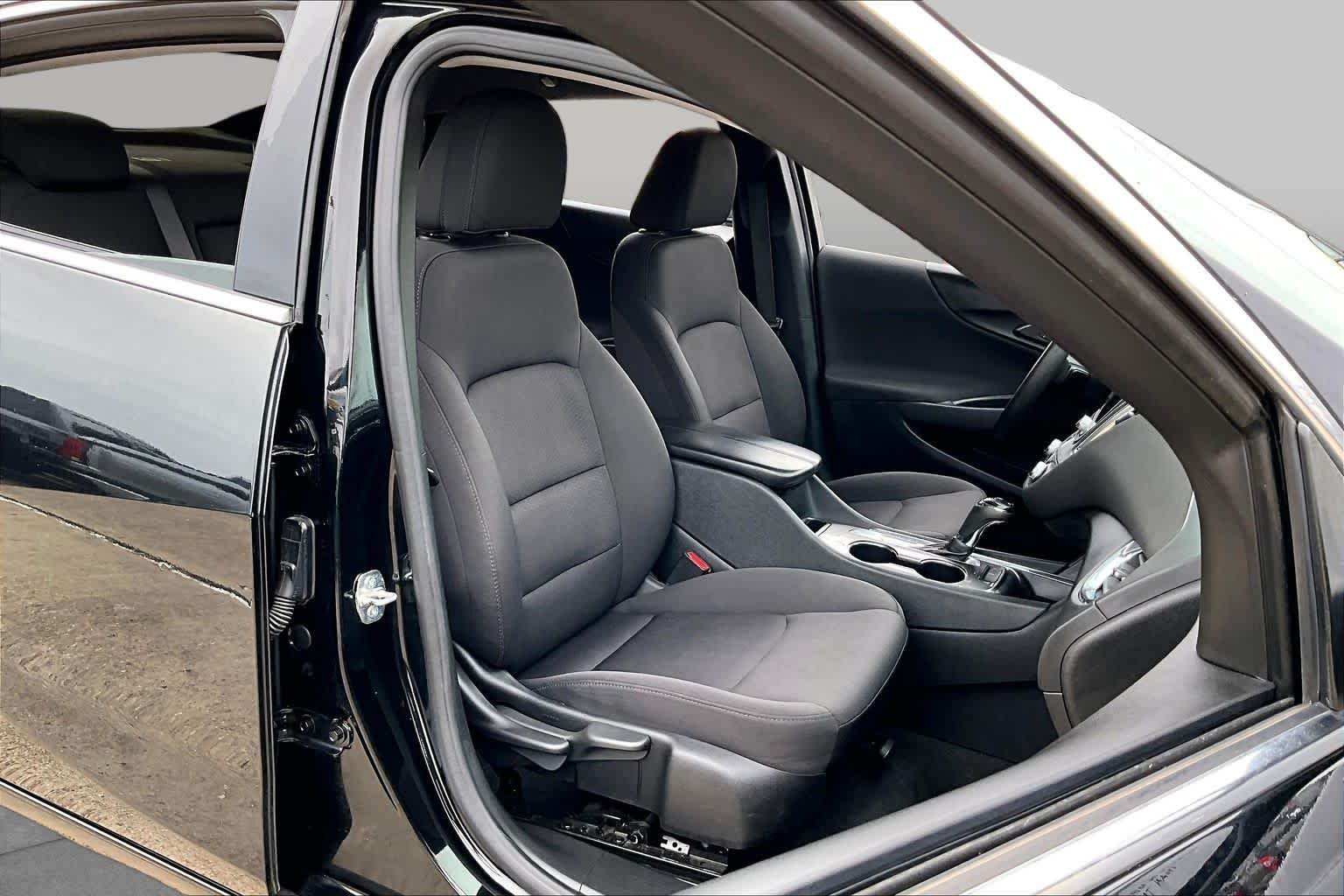 Used 2020 Mosaic Black Metallic Chevrolet LT image 9