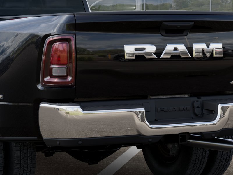 New 2026 Diamond Black Crystal Pearl-Coat Exterior Paint RAM Tradesman Dually image 13