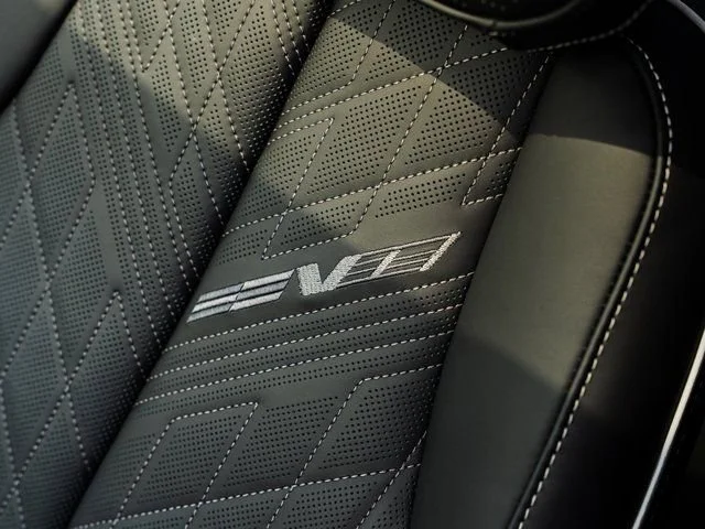 2026 Cadillac LYRIQ V Premium - Photo 28
