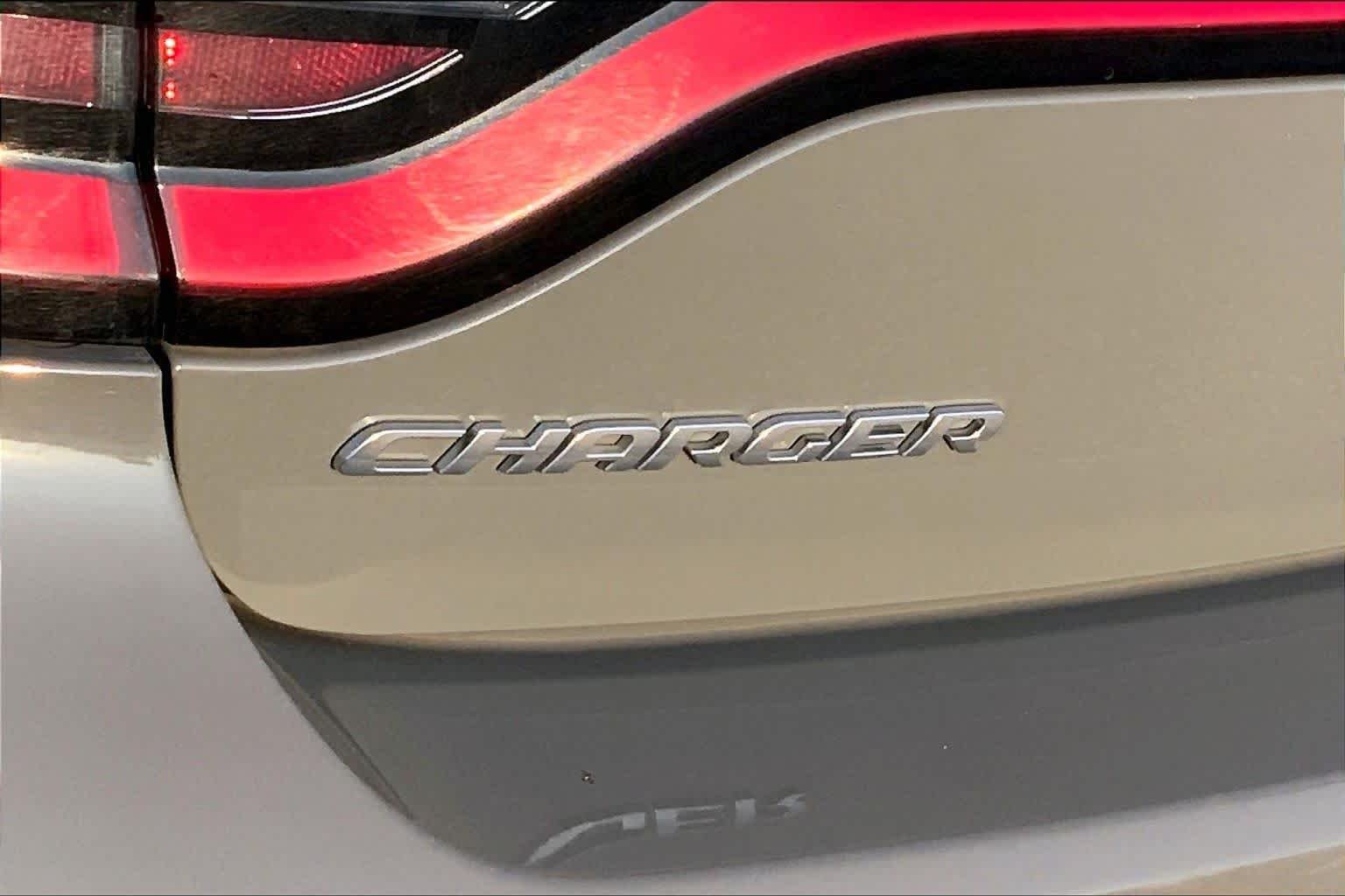Used 2023 Destroyer Gray Clearcoat Dodge SXT image 30