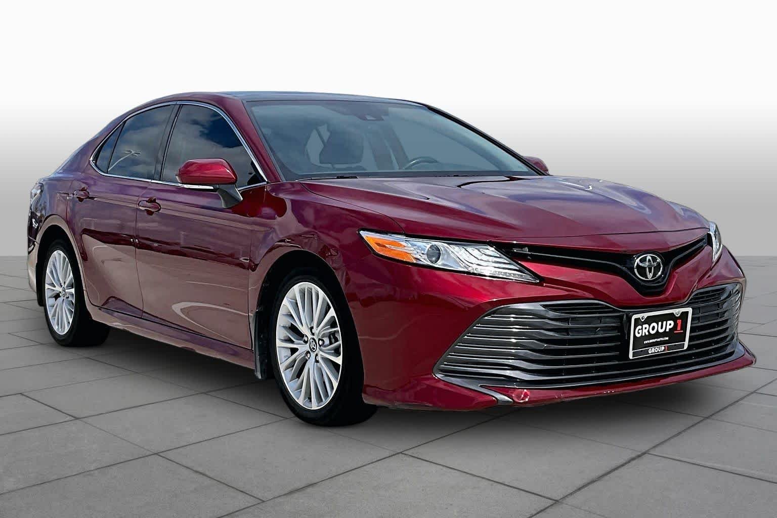Used 2019 Ruby Flare Pearl Toyota XLE image 3