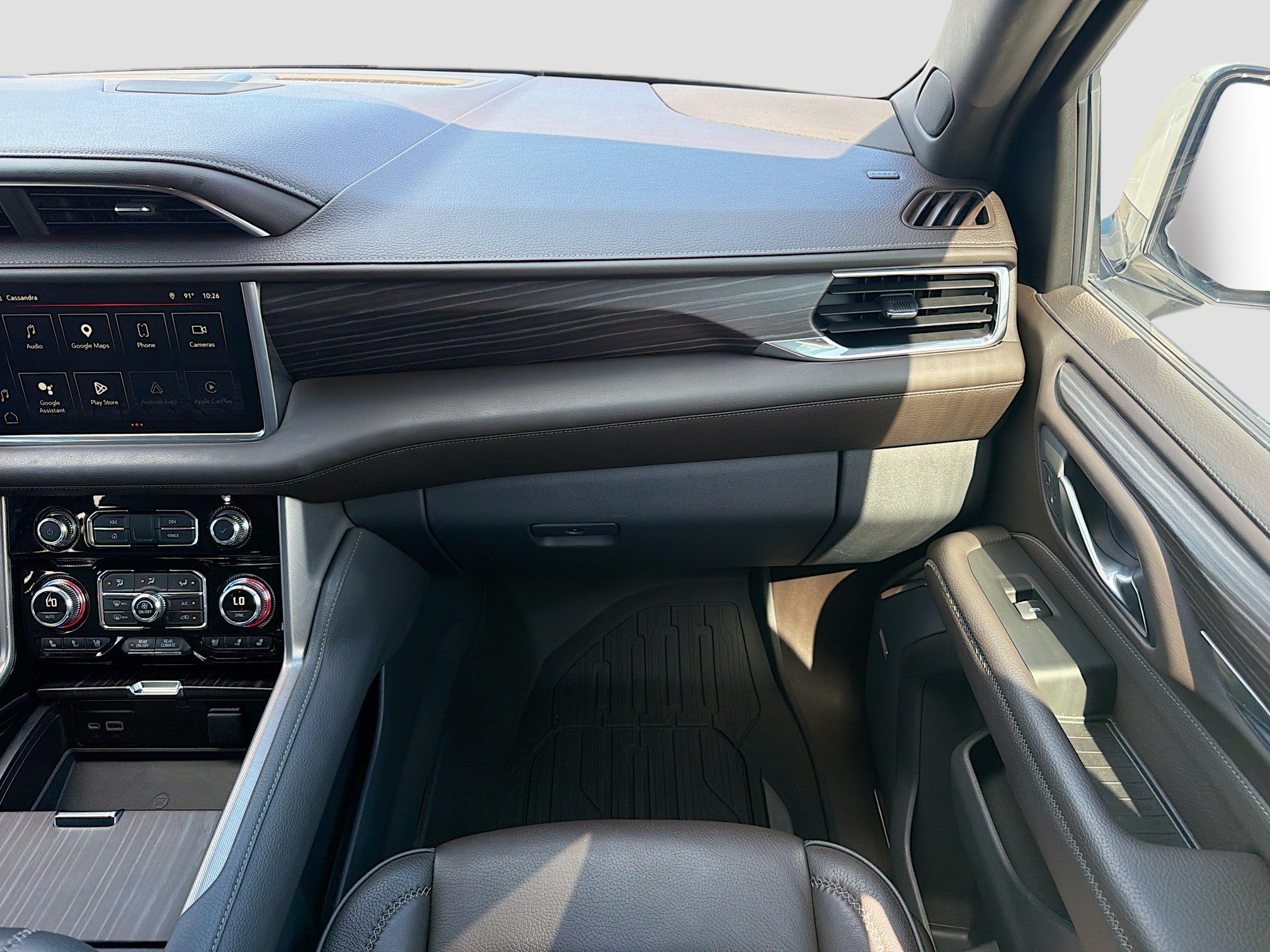 Used 2022 White Frost Tricoat GMC Denali image 19