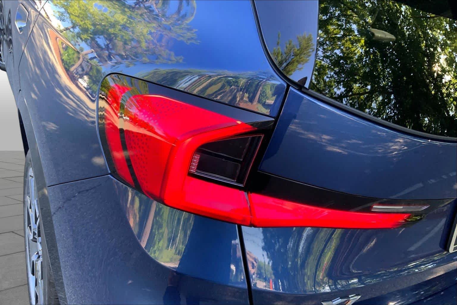Used 2023 Phytonic Blue Metallic BMW xDrive28i image 27