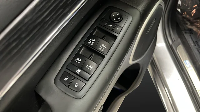 Used 2020 Billet Silver Metallic Jeep Summit image 22