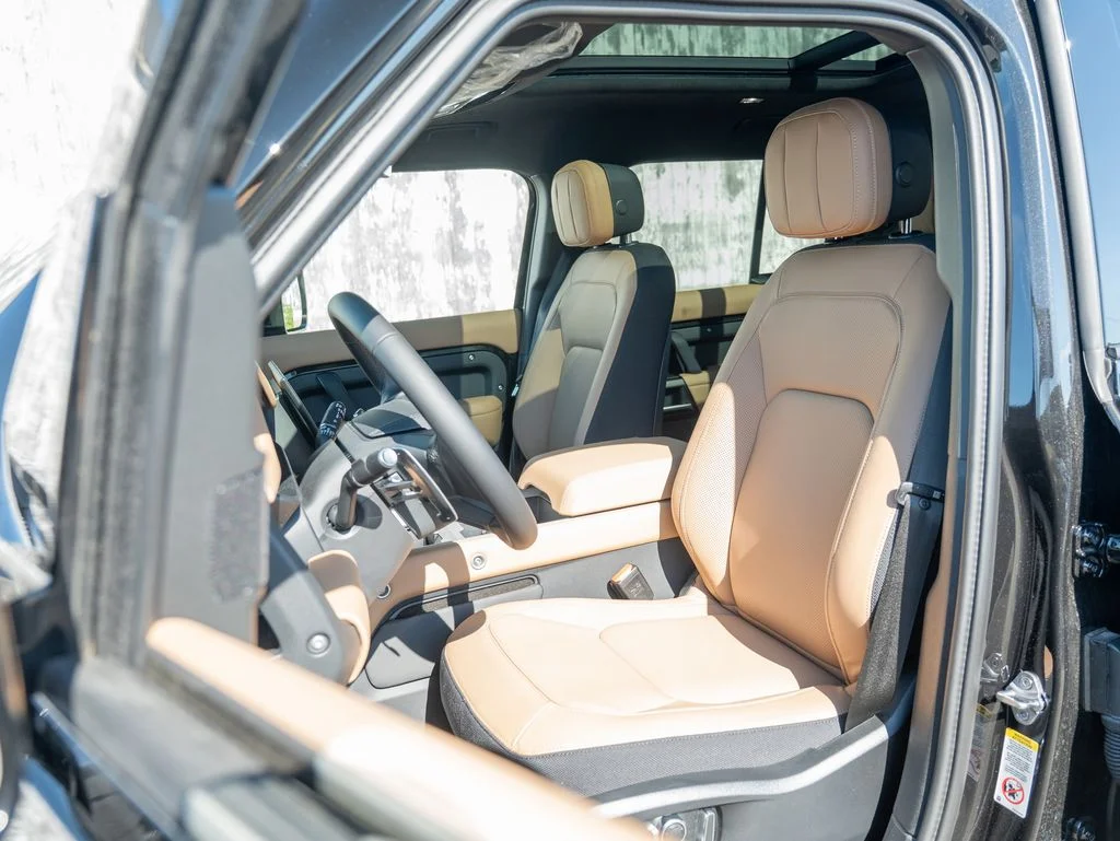 New 2026 Black Land Rover V8 image 18