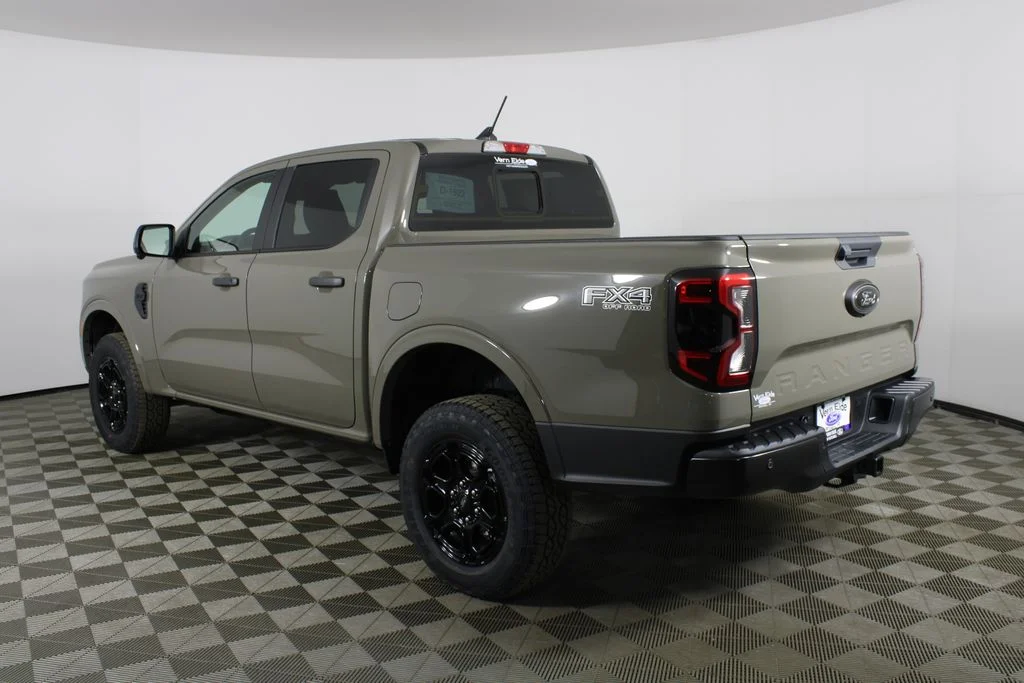 New 2026 Marsh Gray Ford XLT image 4