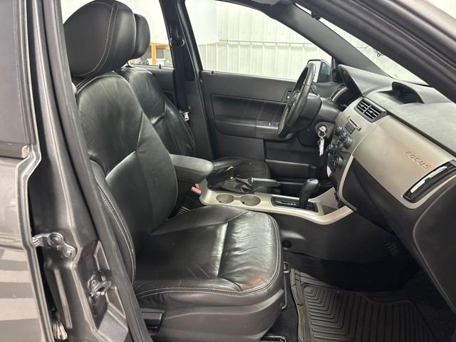2010 Ford Focus SEL - Photo 25