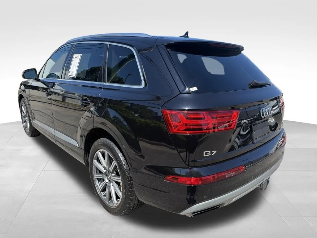 Used 2018  Audi 3.0T Prestige image 2