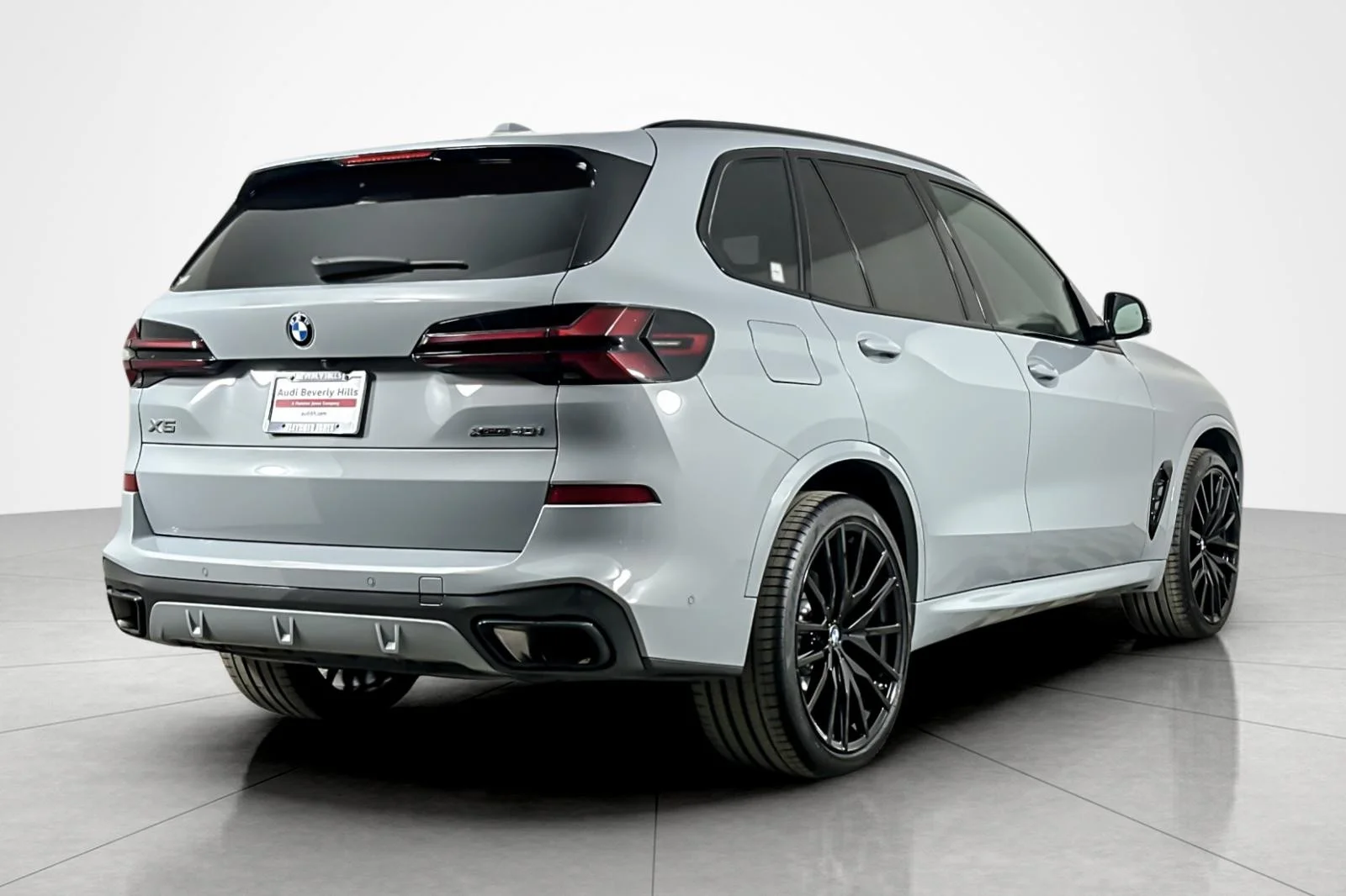 Used 2024 BROOKLYN GRAY BMW xDrive40i Sports Activity Vehicle image 5