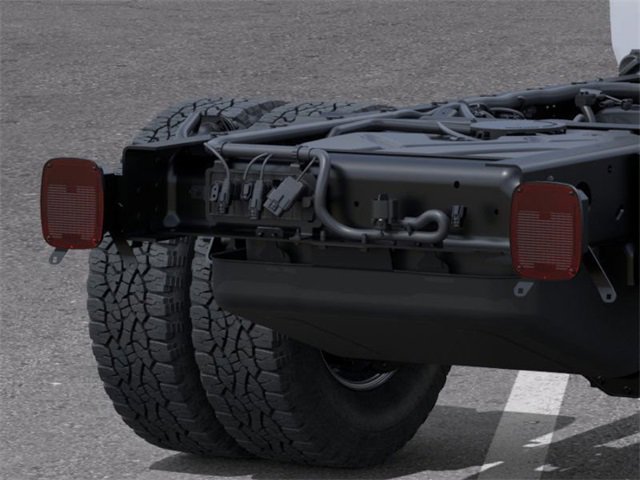 New 2025 Summit White Chevrolet Work Truck image 11