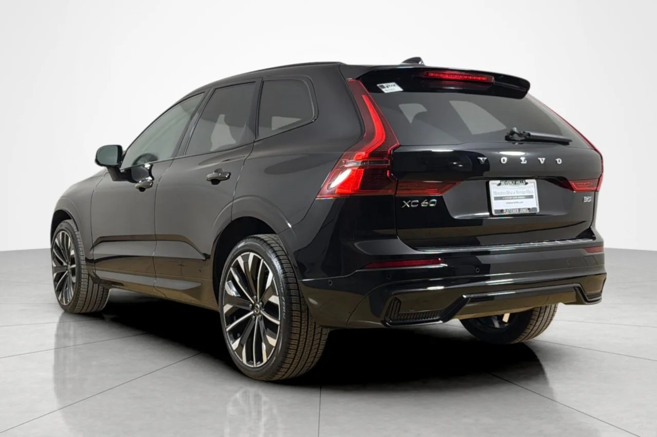 Used 2026 BLACK Volvo Ultra image 3