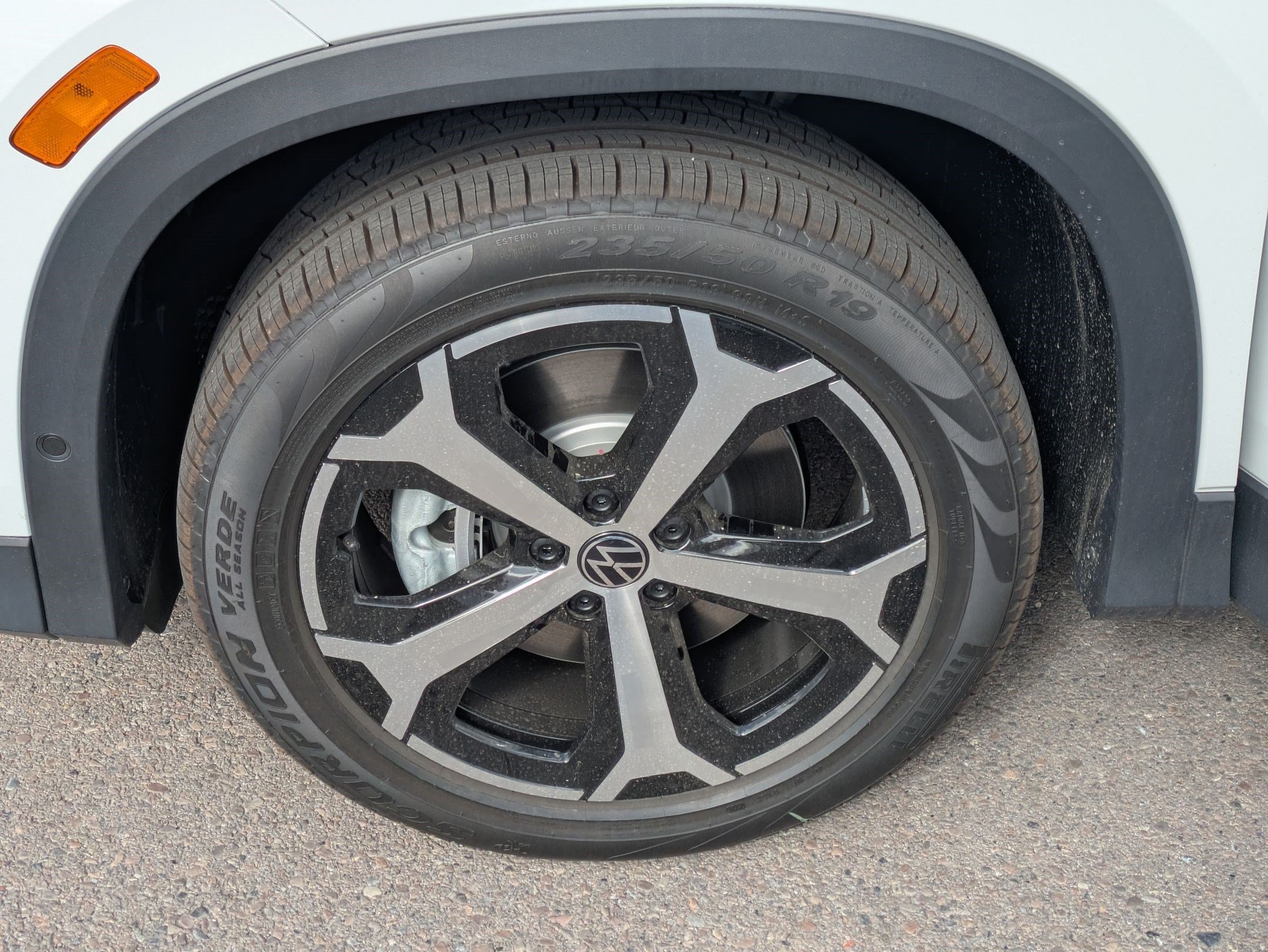 New 2026 Pure White Volkswagen SE image 15