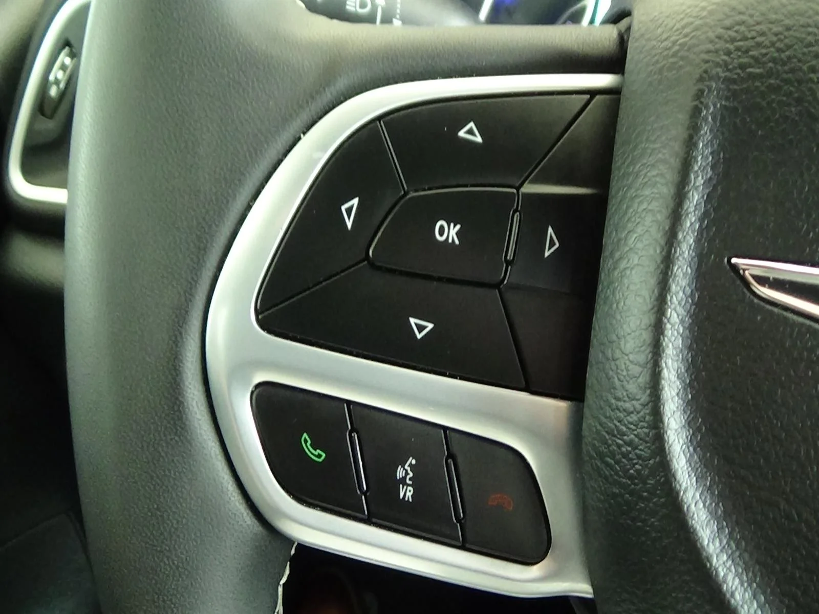 Used 2025 Bright White Clear Coat (pw7) Chrysler Select image 22