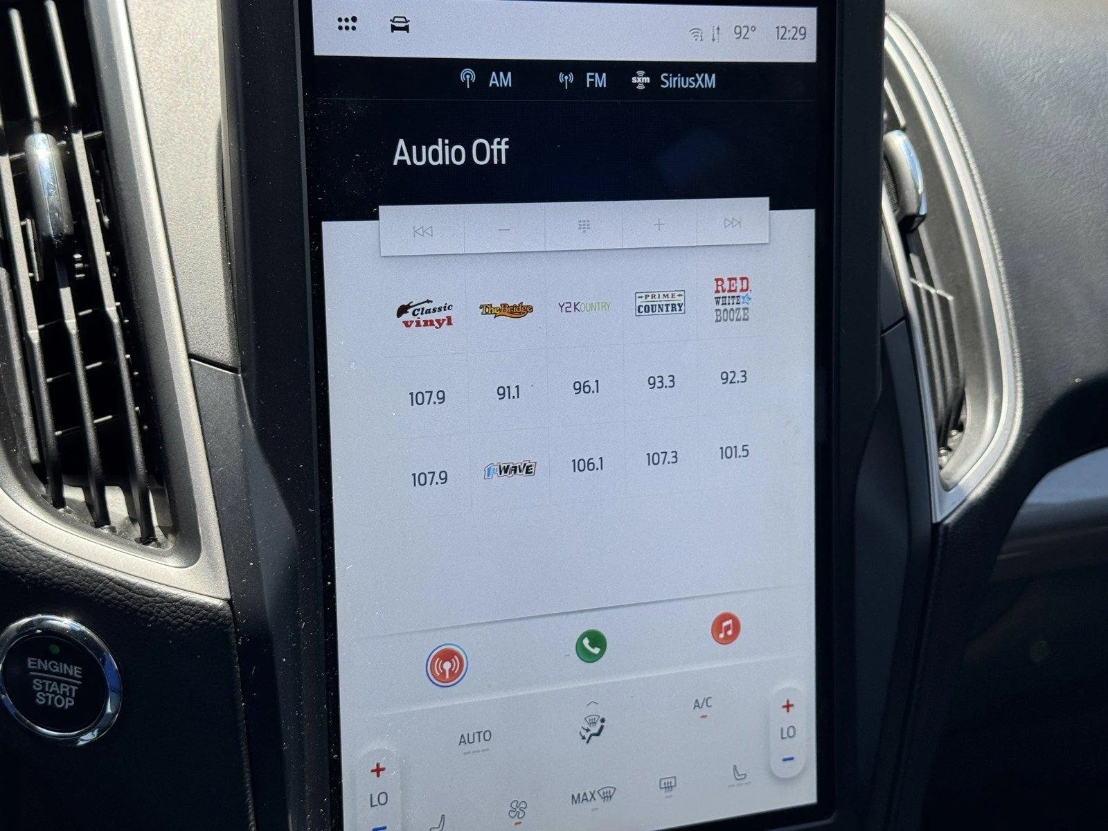 Used 2023  Ford SEL image 18