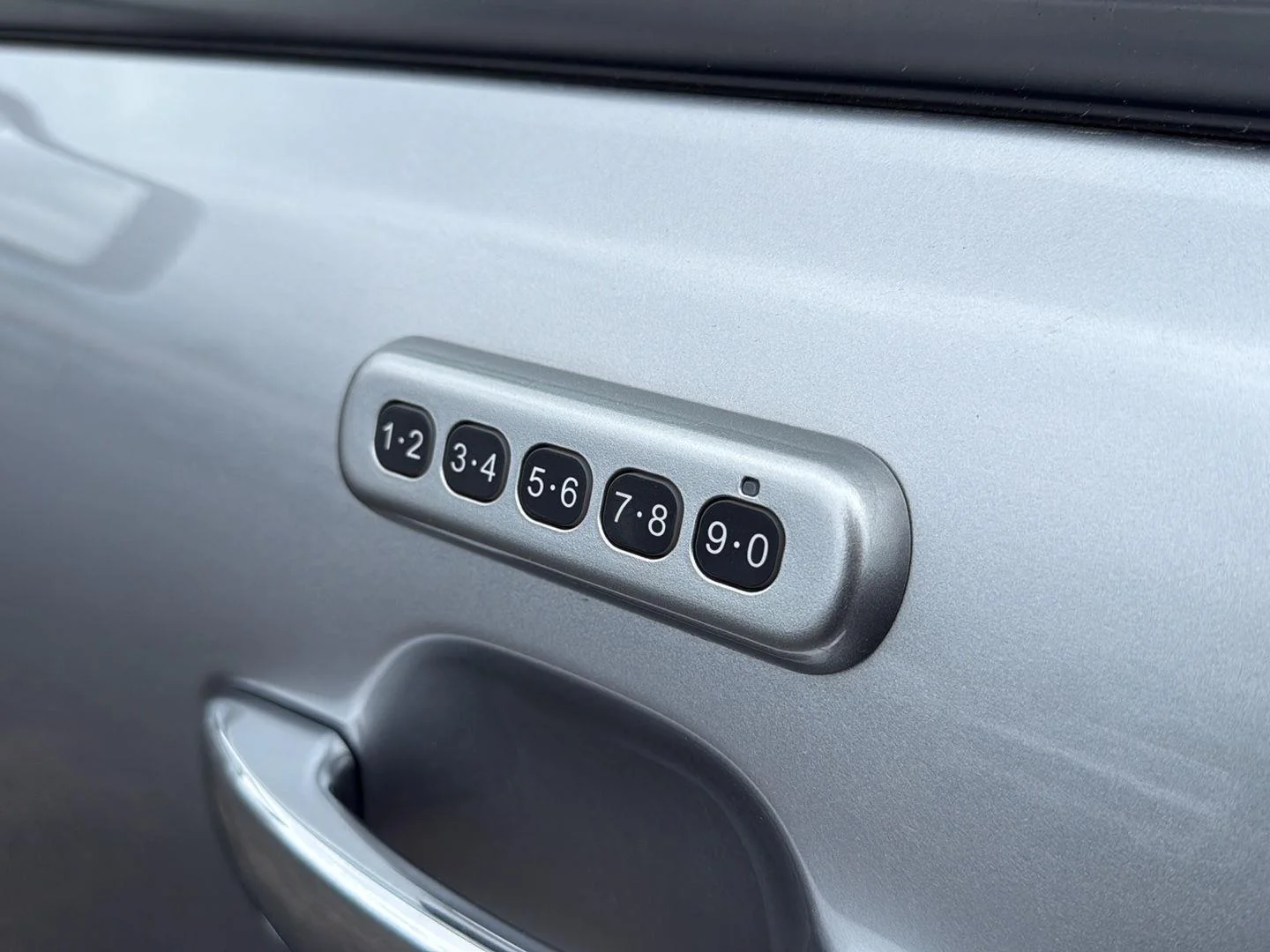 Used 2022 Iconic Silver Ford XLT image 4