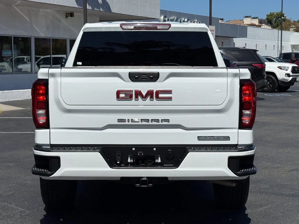 Used 2023 SUMMIT WHITE GMC Elevation image 8